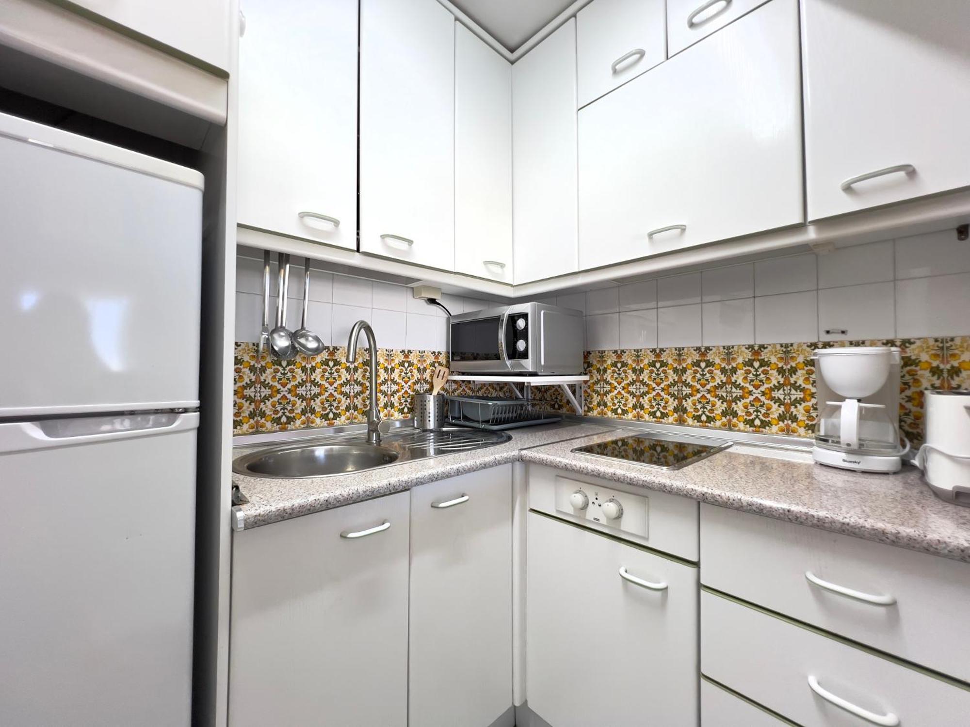 Appartement En Carihuela Con Vistas Y Plaza De Garaje, Nucleo Cristal Torremolinos