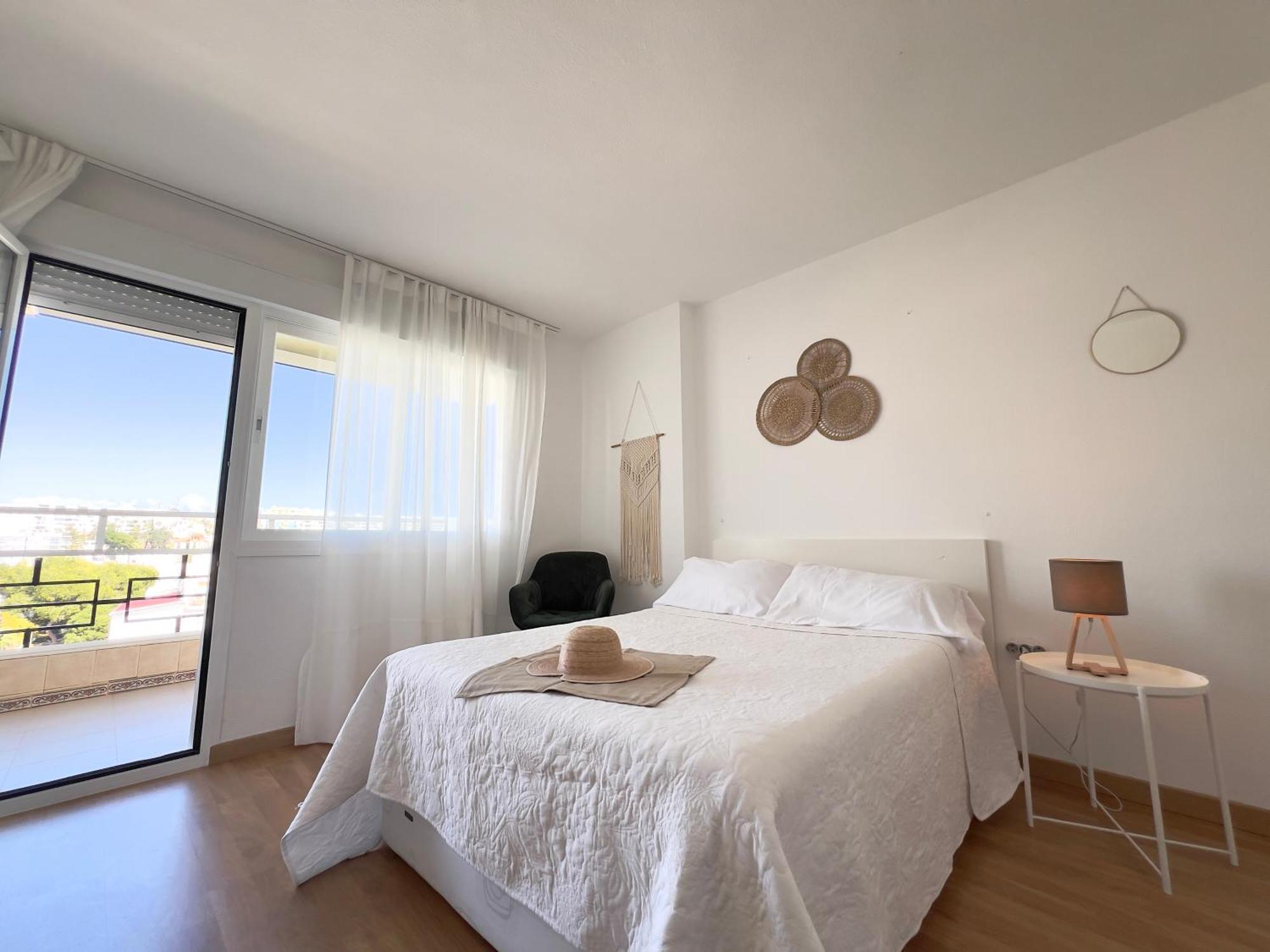 En Carihuela Con Vistas Y Plaza De Garaje, Nucleo Cristal Apartamento