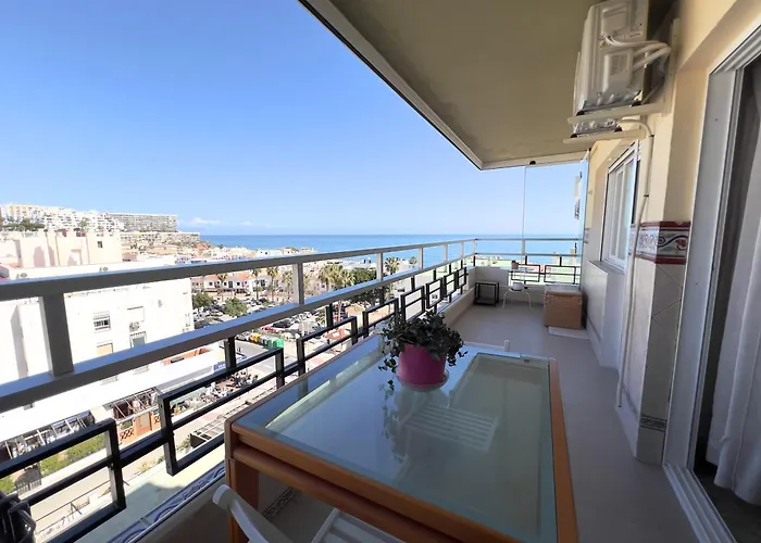 En Carihuela Con Vistas Y Plaza De Garaje, Nucleo Cristal